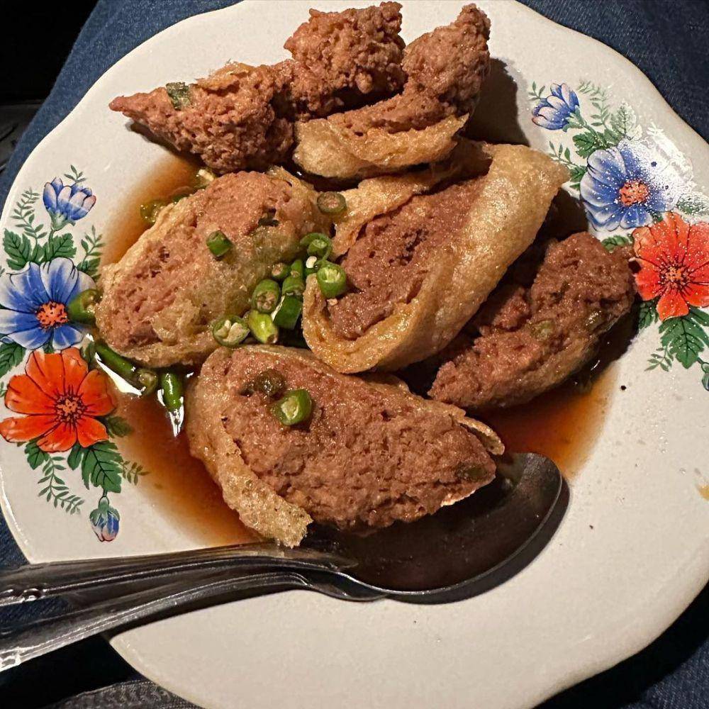 Ayam Gohyong Malaya (instagram.com/pict_food)