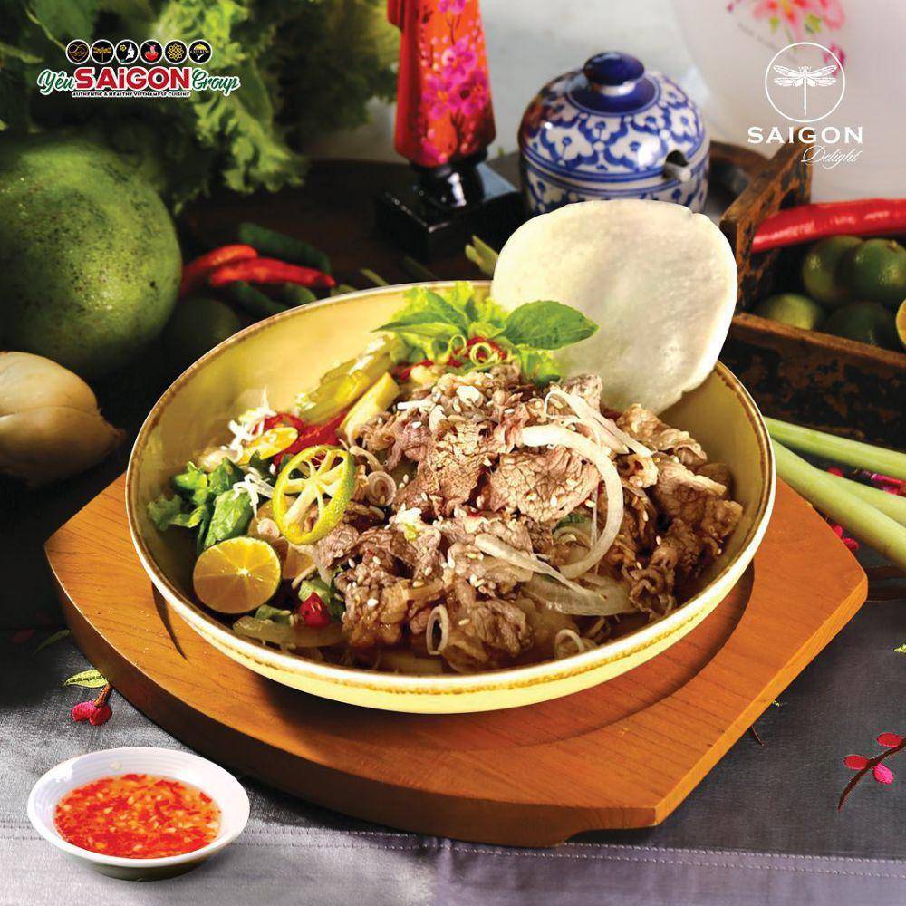 Goi Bo Sa Tac, beef salad khas Vietnam. Instagram/saigon_delight