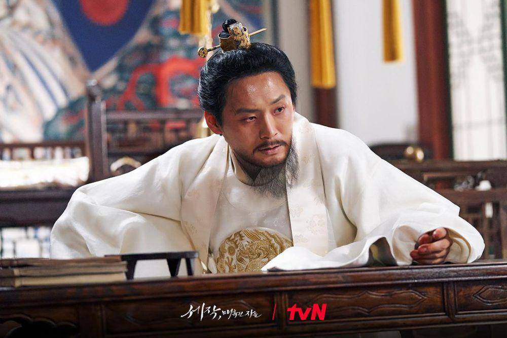 potret Choi Dae Hoon di drakor Captivating the King (instagram.com/tvn_drama)