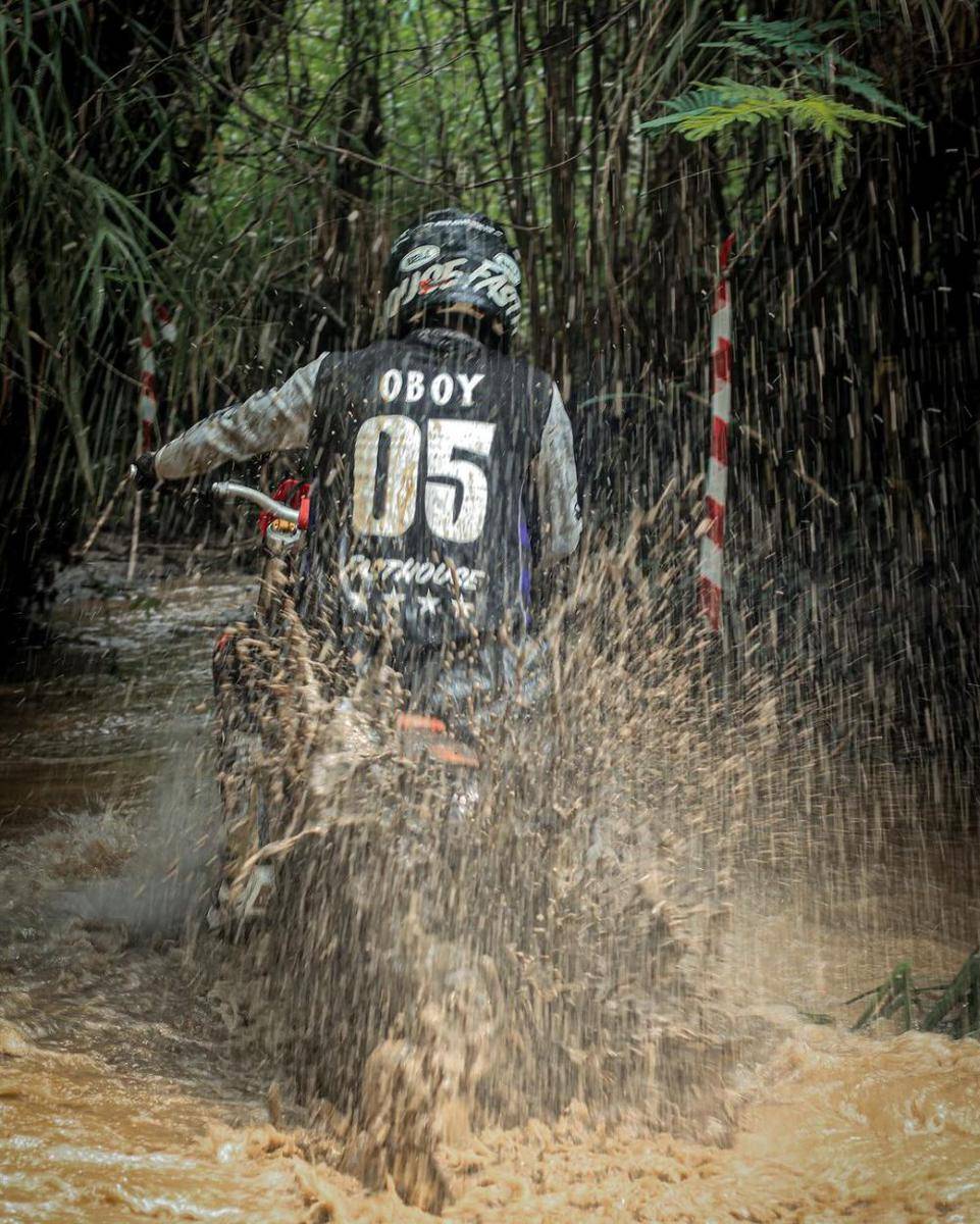 potret Darius Sinathrya ikut trabas (instagram.com/darius_sinathrya)