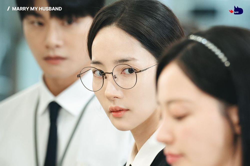 still cut Marry My Husband (instagram.com/studiodragon.official)