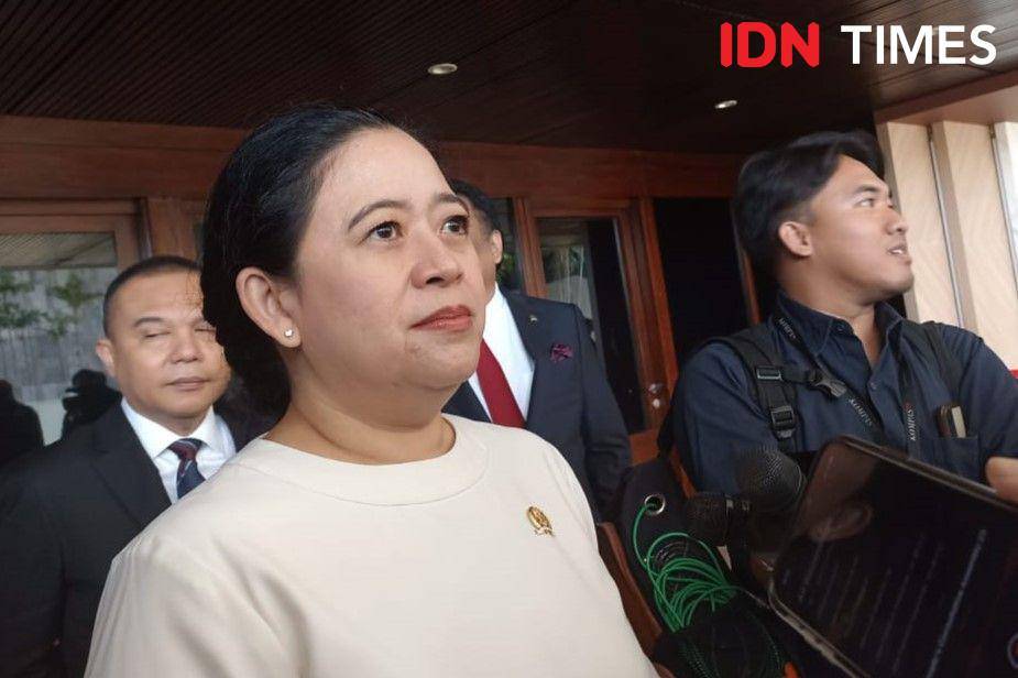 Ketua DPR RI Puan Maharani menanggapi pengunduran diri politikus senior Maruarar Sirait alias Ara dari partainya. (IDN Times/Amir Faisol)