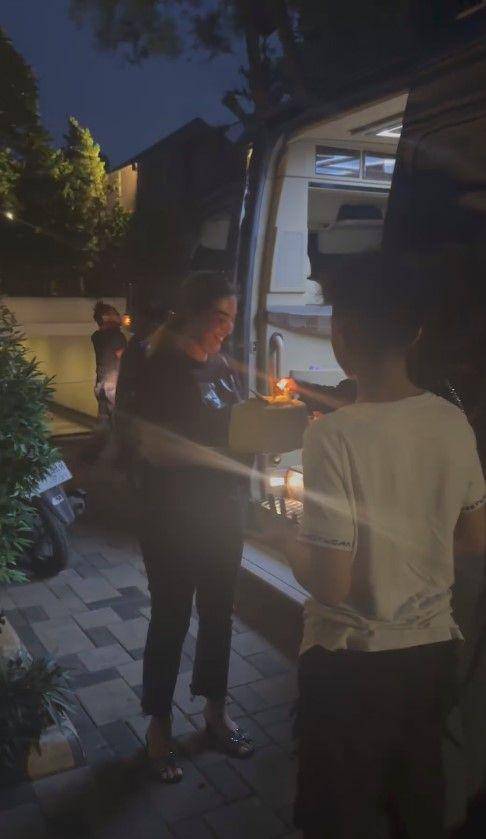 ulang tahun kakak Ashanty (Instagram.com/lizanataliaofficial)