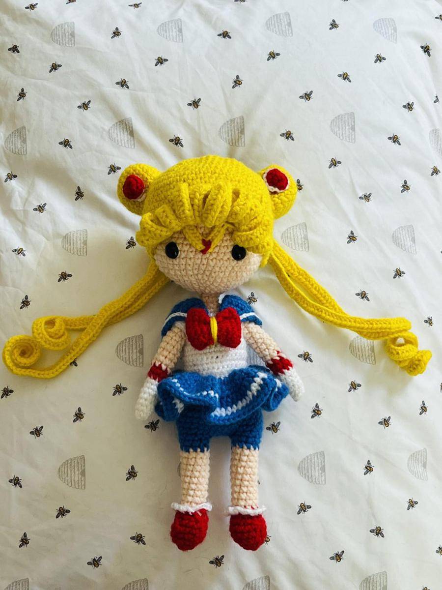 potret rajutan tangan bertema Sailor Moon (reddit.com/user/stevenalcalaa)