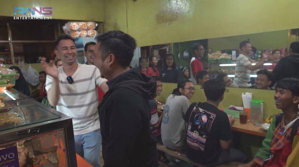 Raffi Ahmad makan di warteg (YouTube.com/Rans Entertainment)
