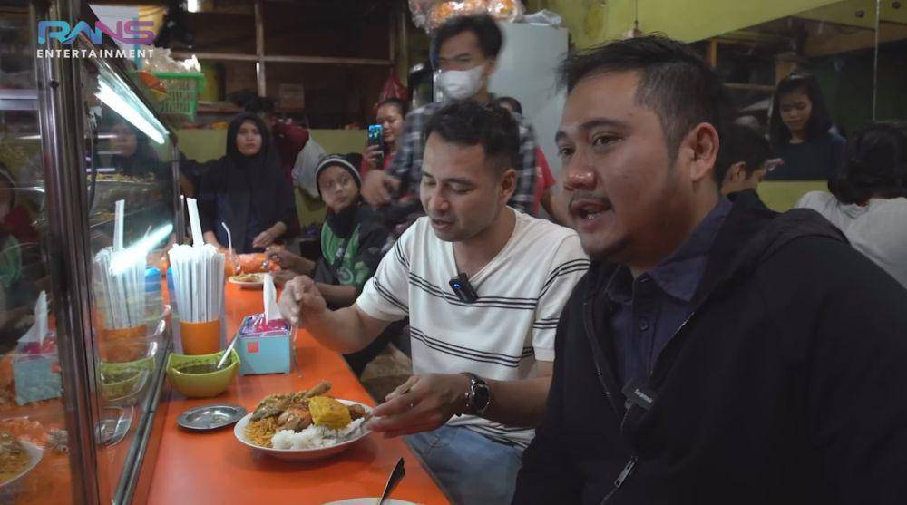 Raffi Ahmad makan di warteg (YouTube.com/Rans Entertainment)