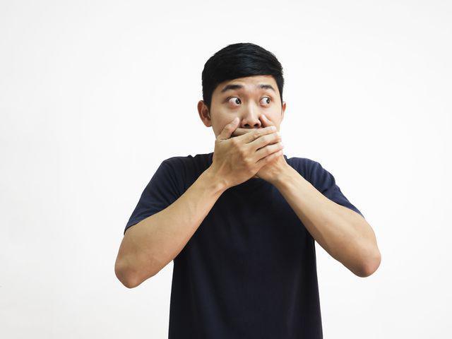 8 Penyebab Benjolan Putih pada Bibir, Apakah Serius?