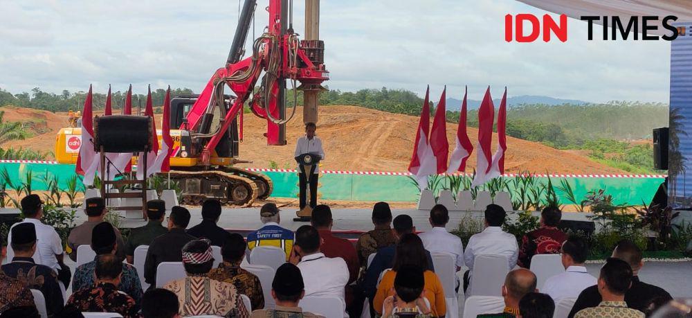 Presiden Joko "Jokowi" Widodo meresmikan groundbreaking pembangunan masjid negara di Ibu Kota Nusantara, Rabu (17/1/2024). (IDN Times/Hilmansyah)