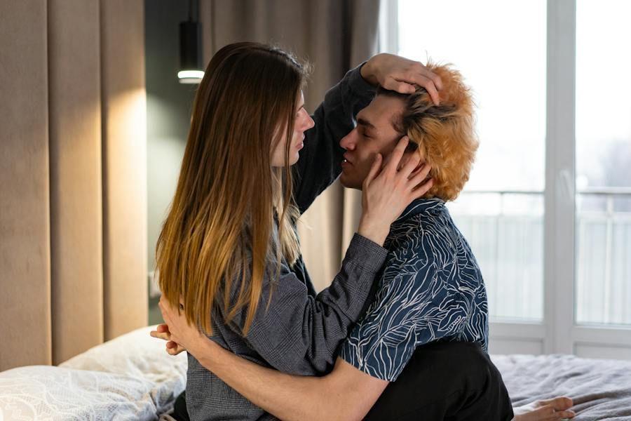 Apa Itu Woman on Top? Konon Posisi Seks Favorit Pria