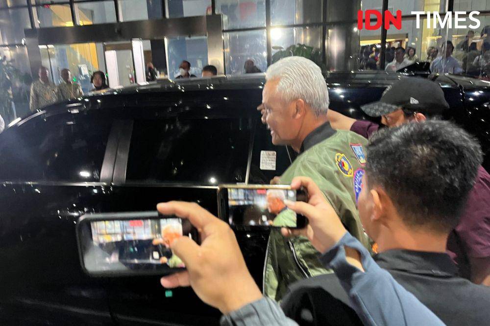 Pasangan Ganjar-Mahfud tiba di KPK pada Rabu (17/1/2024). (IDN Times/Aryodamar)