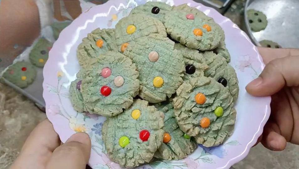 cookies bunga telang (YouTube.com/Dija Cooking)