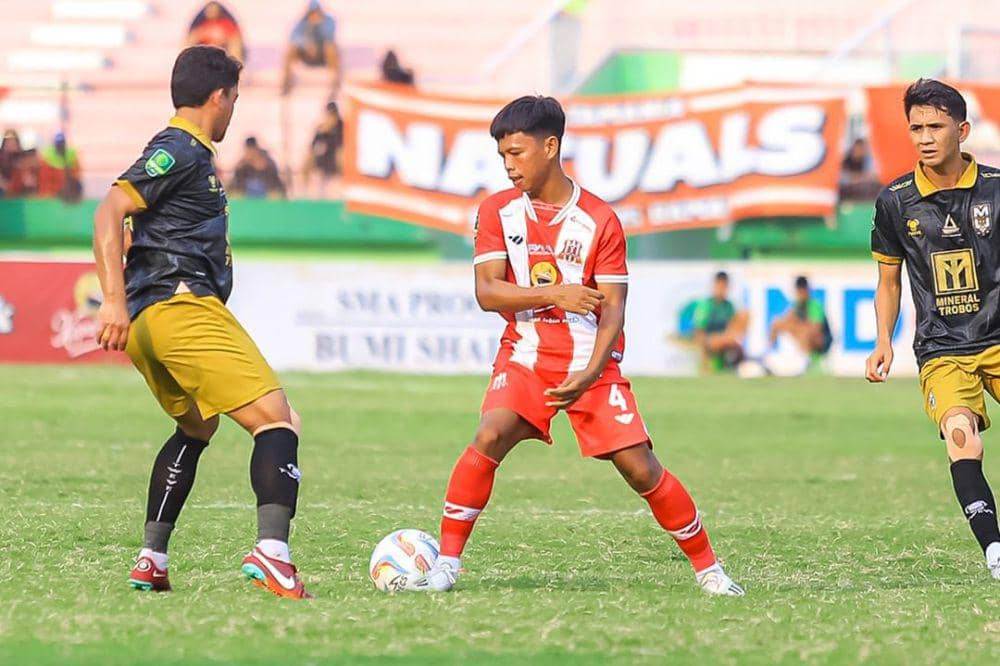 Deltras dalam laga melawan Malut United pada pekan ke-2 babak 12 besar Liga 2 2023/2024. (instagram.com/deltras.official)