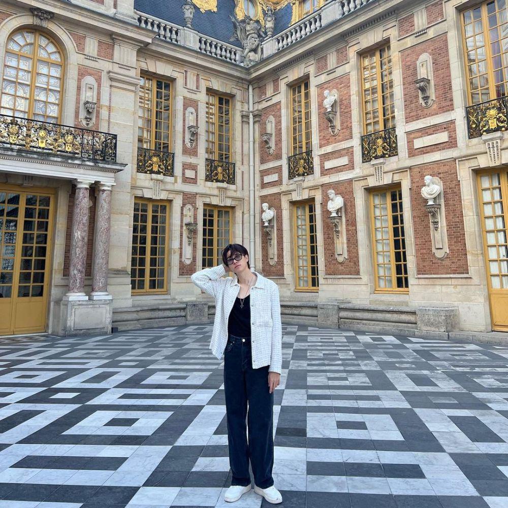 mix and match outer ala Nani Hirunkit (instagram.com/hirunkit_)