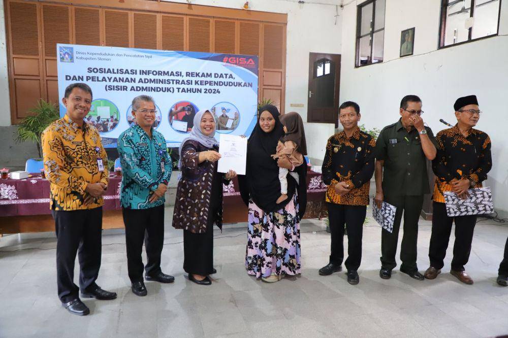 Program Sosialisasi Informasi, Rekam Data, dan Pelayanan Administrasi Kependudukan (SISIR ADMINDUK). (Dok. Istimewa)