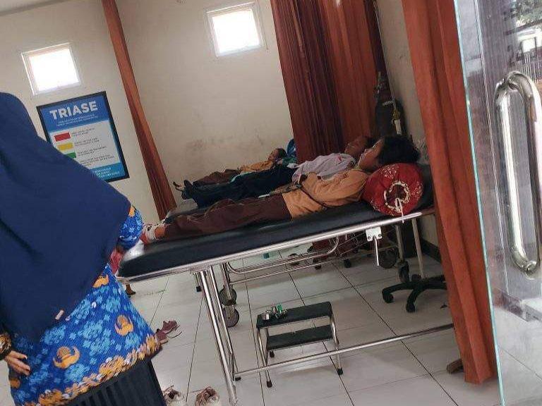 Murid SDN 3 Ketapang Raya di Lotim Mengalami Keracunan Massal