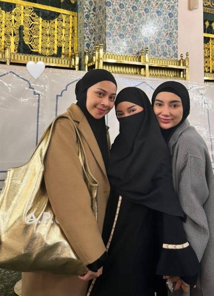 Momen Ira Nandha dan Shandy Purnamasari Meet Up Saat di Tanah Suci (Instagram.com/shandypurnamasari)