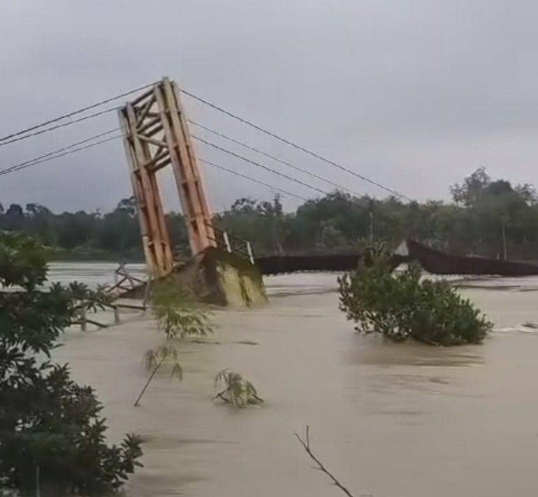 2 Jembatan Gantung Putus Akibat Sungai Lematang Muara Enim Meluap