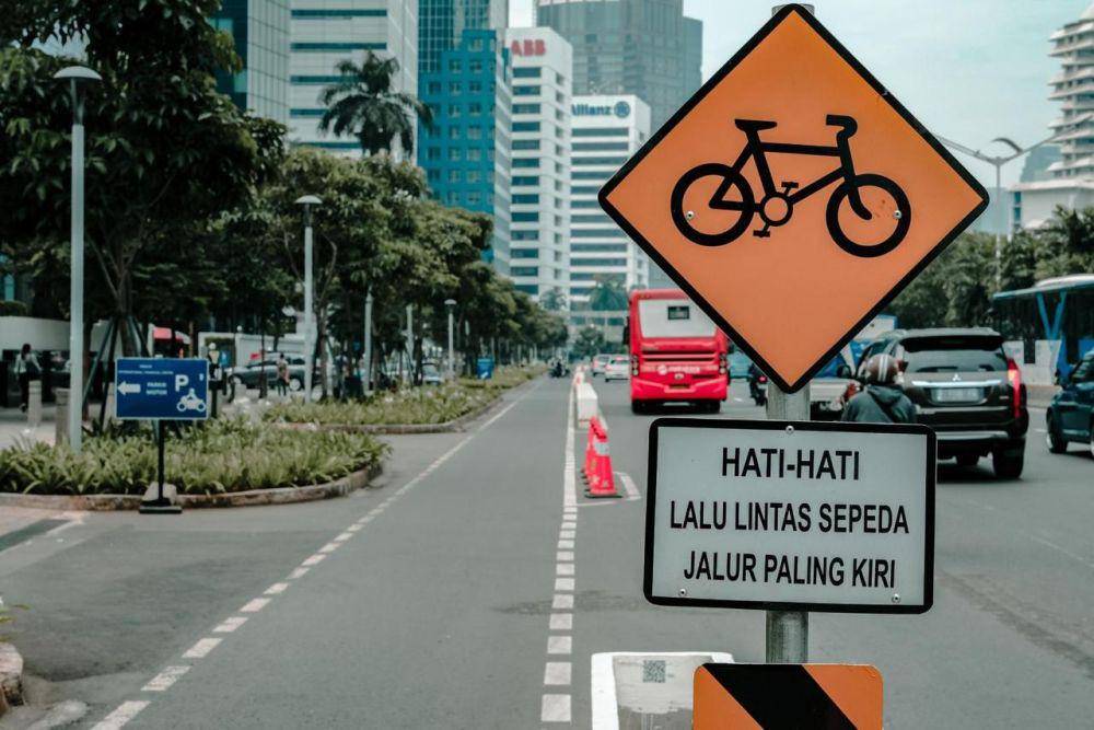 Dishub DKI Jakarta Tegaskan Pencabutan Stick Cone dan Pemeliharaan Lajur Sepeda. (dok. Humas Pemprov DKI Jakarta)