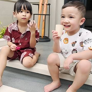 potret Cipung nongkrong sambil ngopi (YouTube.com/Rans Entertainment)