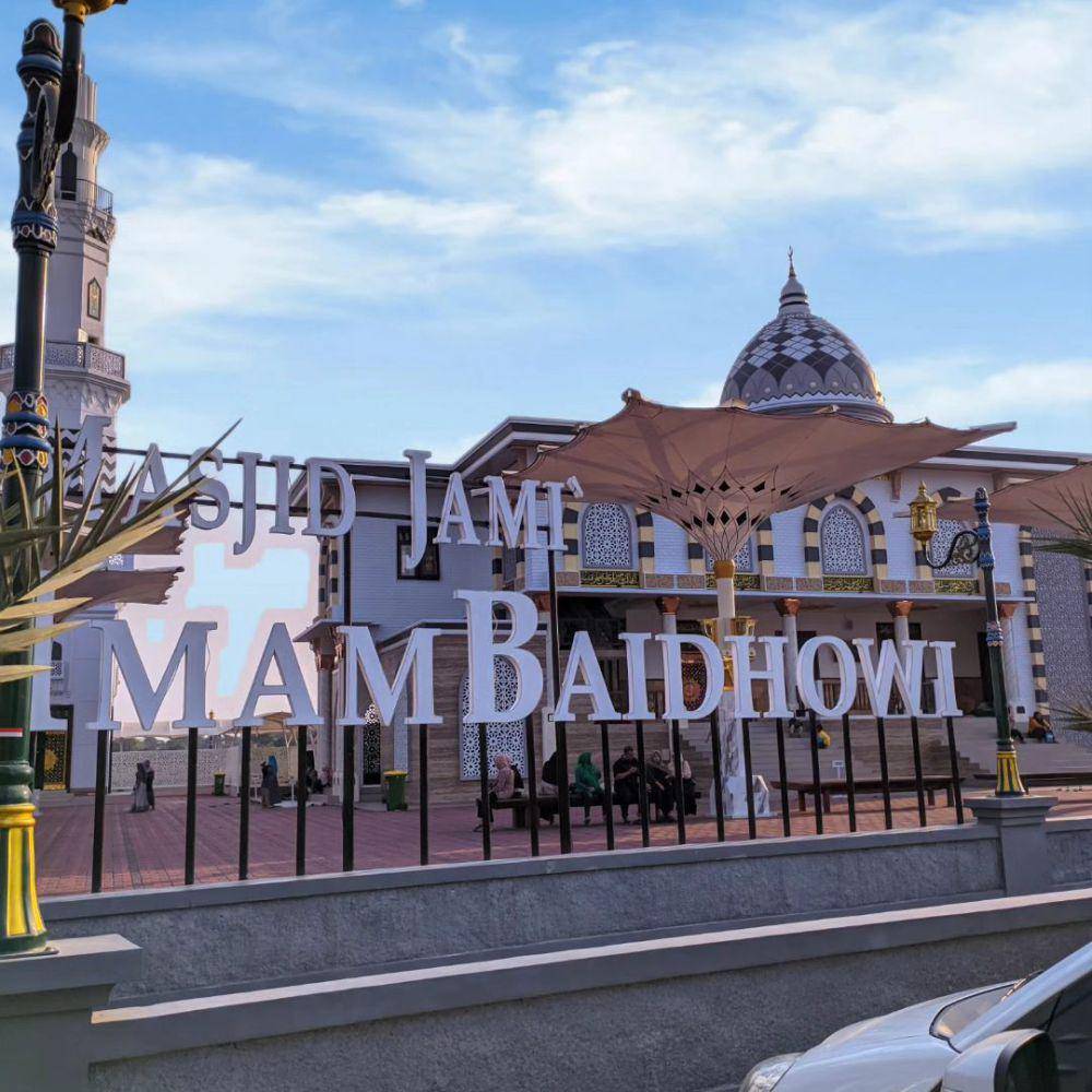 Masjid Jami’ Imam Baidhowi Kediri yang tampak megah. Instagram/andyk_hokage