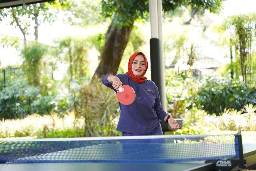 potret Rieta Amilia latihan tenis meja (instagram.com/raffinagita1717)