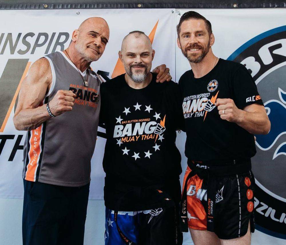 Duane Ludwig (kanan) yang kini sudah tidak bertarung di UFC lagi. (instagram.com/bangmuaythai)
