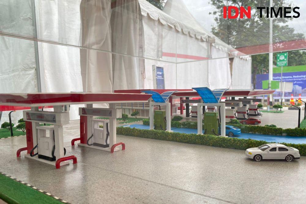 Miniatur Stasiun Pengisian Bahan Bakar Hidrogen (SPBH) Pertamina di Daan Mogot, Jakarta Barat. (IDN Times/Vadhia Lidyana)