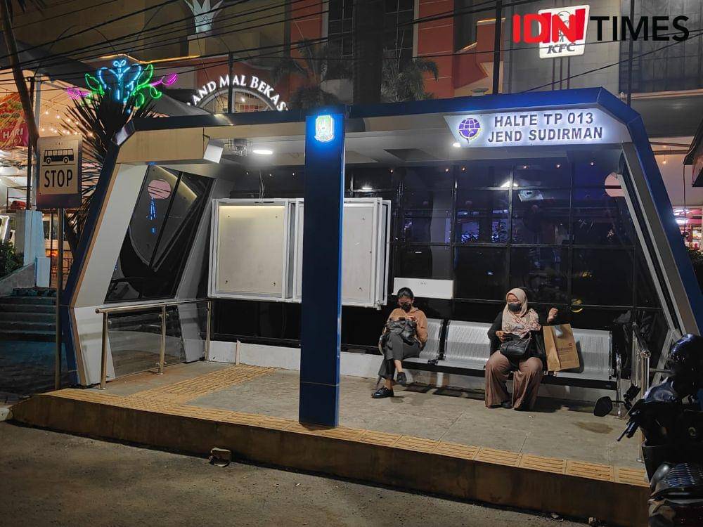 Sejumlah halte modern bernilai ratusan juta di Bekasi rusak