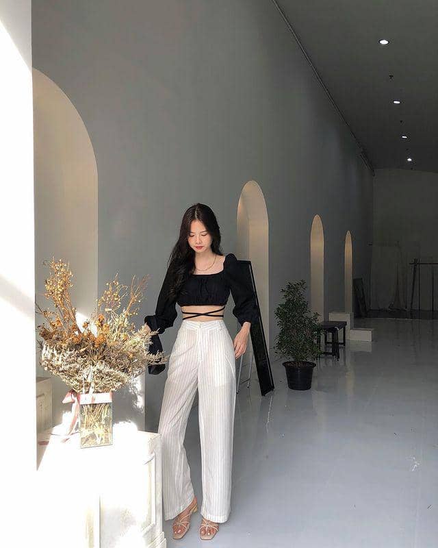 OOTD nuansa hitam ala Ice Chawanya (instagram.com/iicechawan)
