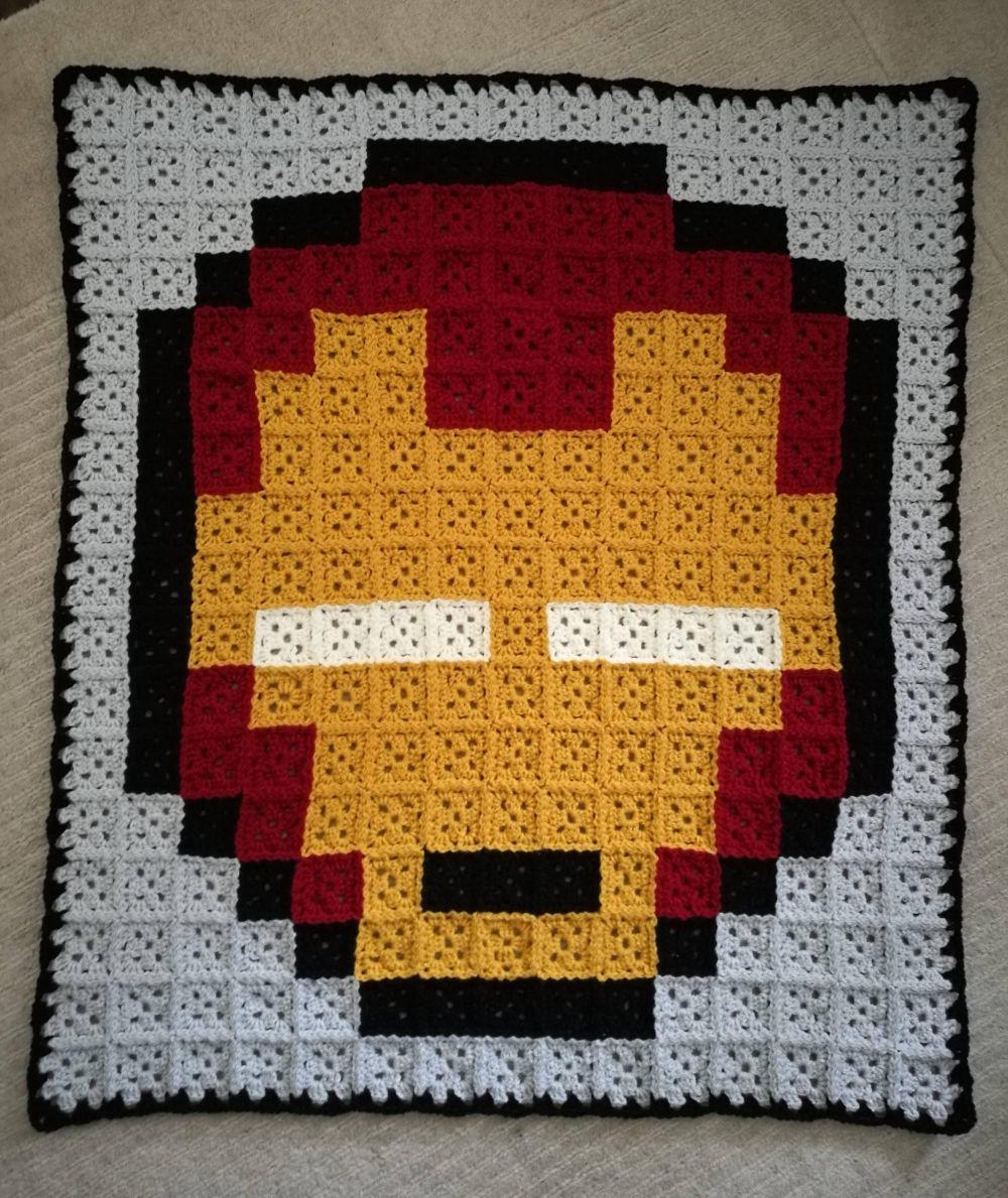 potret rajutan tangan bertema Iron Man (reddit.com/user/Babytrex99)