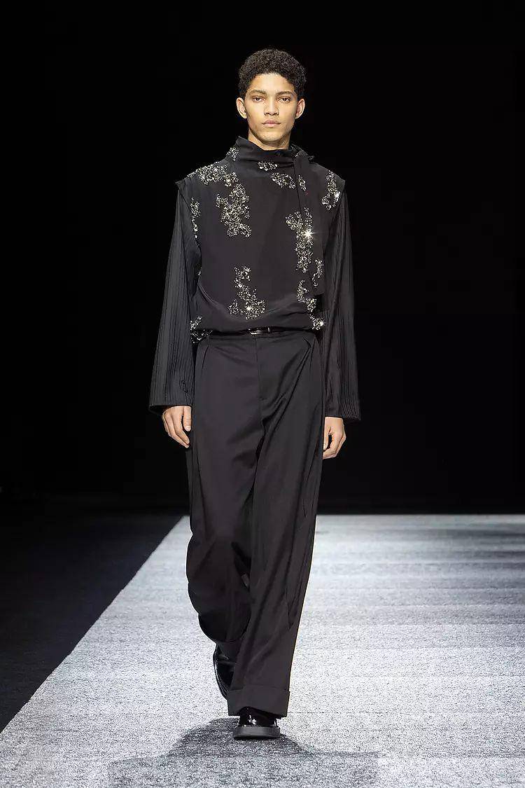 Emporio Armani F/W 2024 di Milan Fashion Week (dok. Armani)