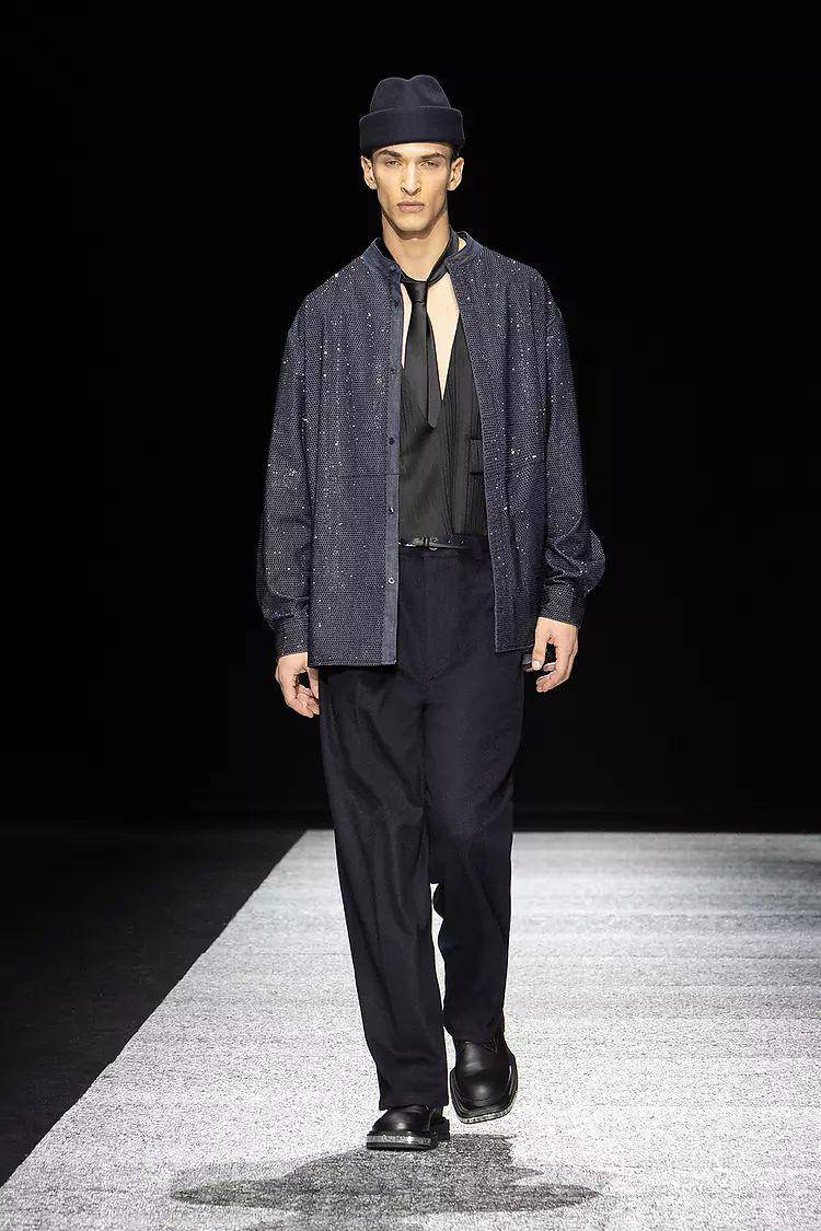 Emporio Armani F/W 2024 di Milan Fashion Week (dok. Armani)
