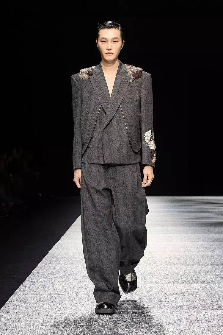Emporio Armani F/W 2024 di Milan Fashion Week (dok. Armani)