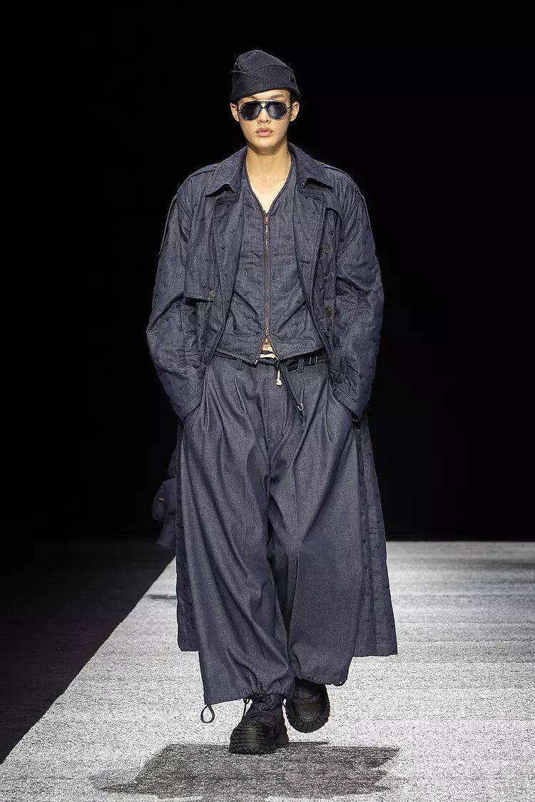 Emporio Armani F/W 2024 di Milan Fashion Week (dok. Armani)