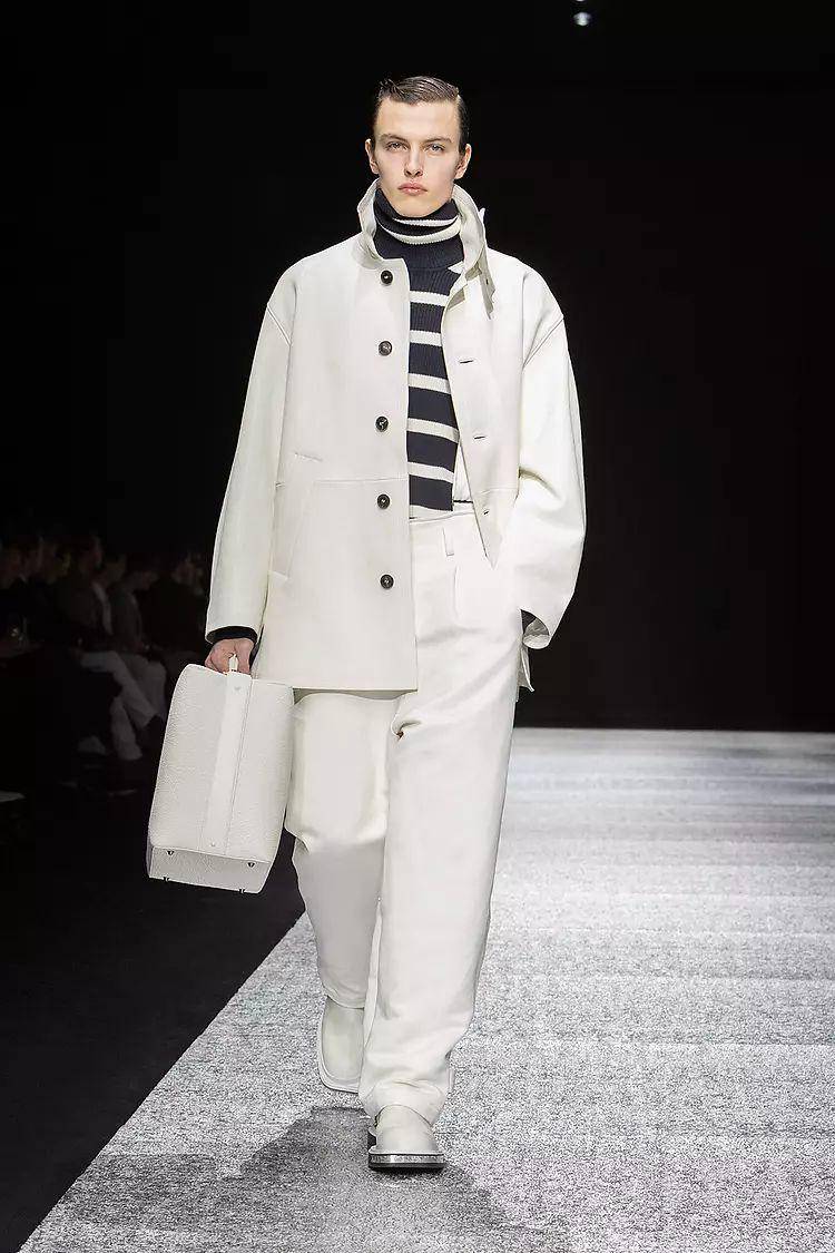 Emporio Armani F/W 2024 di Milan Fashion Week (dok. Armani)