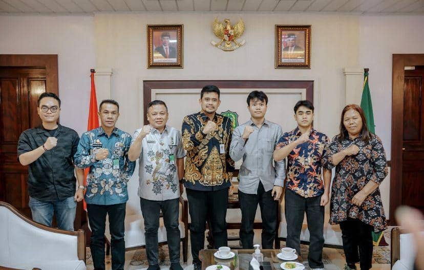 Dua mahasiswa asal Sumut melakukan audiensi bersama Wali Kota Medan Bobby Nasution (Dok. Diskominfo)