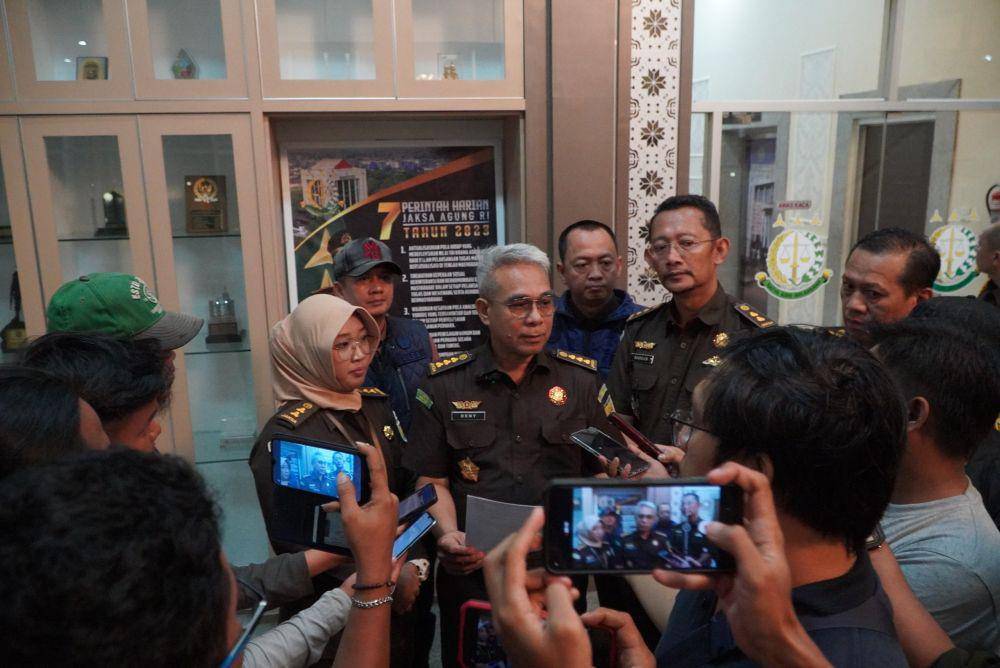 Kasi Penkum Kejati Sumsel, Vanny Yulia Eka Sari dan Asisten Pidana Khusus Kejati Sumsel Abdullah Noer Denny (Dok: istimewa)