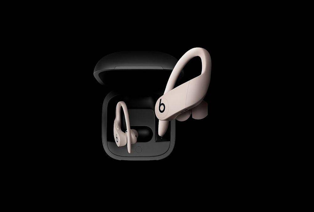 Beats Powerbeats Pro (youtube.com/Beats by Dre)
