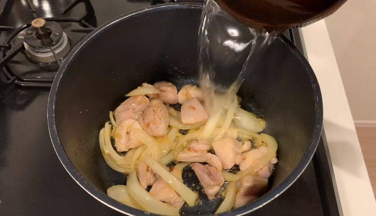 ilustrasi membuat sup (YouTube.com/JAPANESE COOKING CHANNEL)