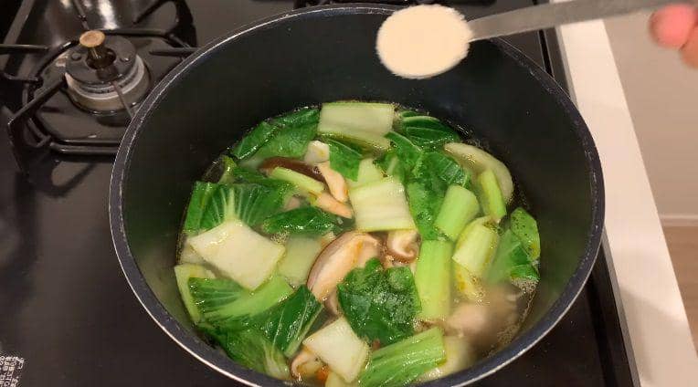 ilustrasi membuat sup (YouTube.com/JAPANESE COOKING CHANNEL)