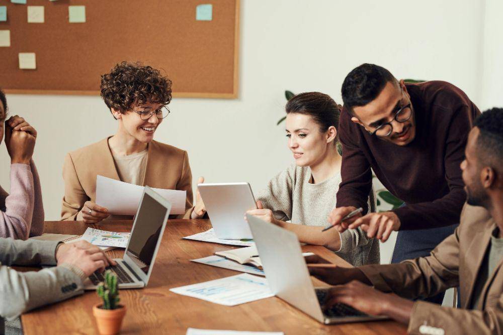 ilustrasi meeting (pexels.com/fauxels)