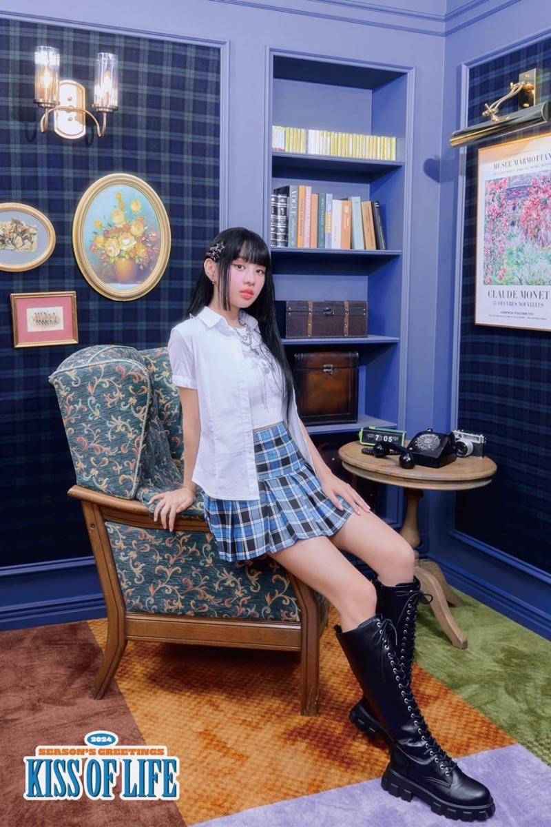 OOTD Mini Pleated Skirt ala Natty KISS OF LIFE (twitter.com/KISSOFLIFE_S2)