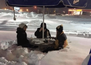 potret aksi kocak orang beraktivitas di salju dan es (reddit.com/Morblius)