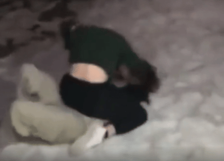 potret aksi kocak orang beraktivitas di salju dan es (reddit.com/jasonlovelyforever18)