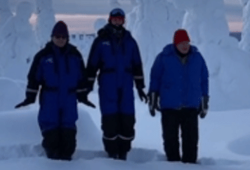 potret aksi kocak orang beraktivitas di salju dan es (reddit.com/starbust001)