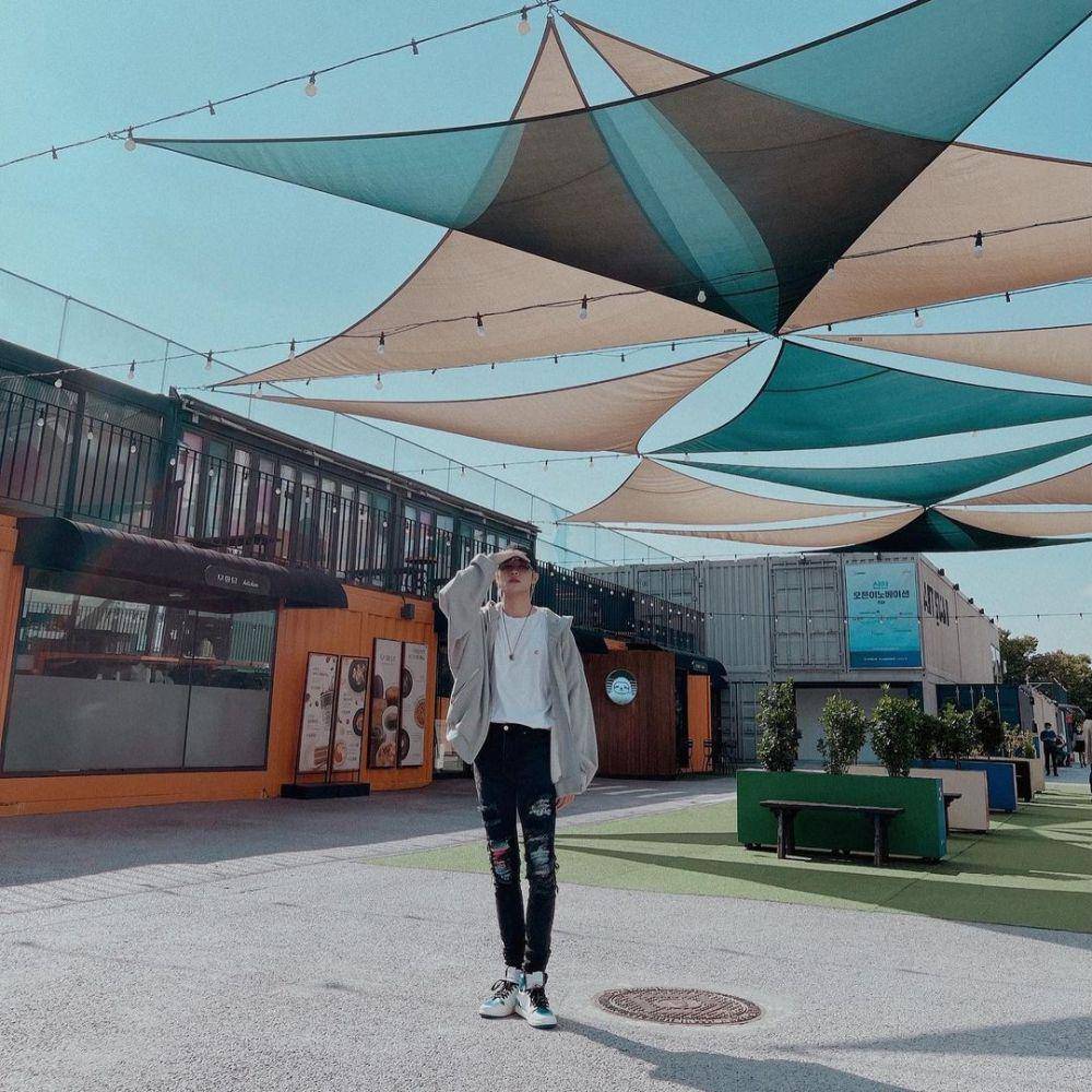 OOTD pakai topi ala YangYang WayV (instagram.com/yangyang_x2)