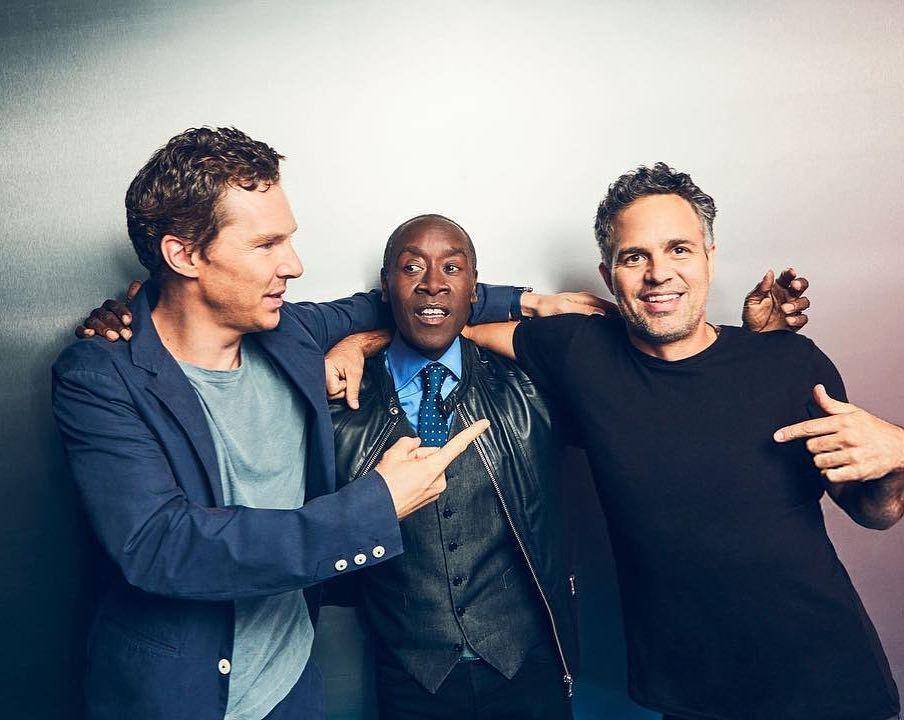 potret Mark Ruffalo bersama teman-teman artisnya (instagram.com/markruffalo)