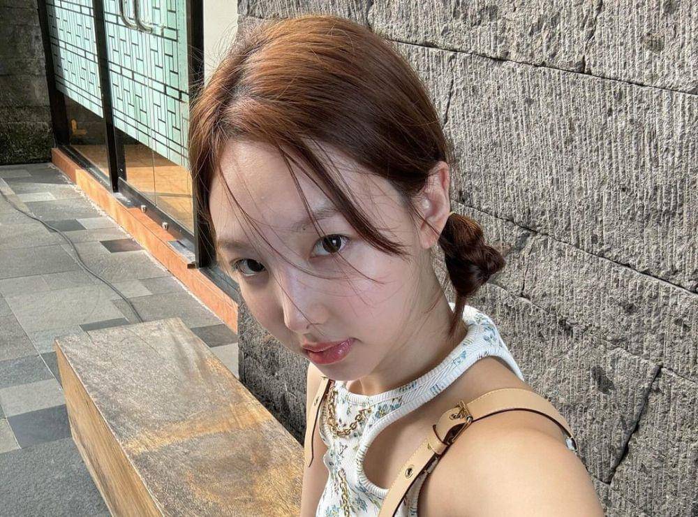 Nayeon di Bali (instagram.com/nayeonyny)