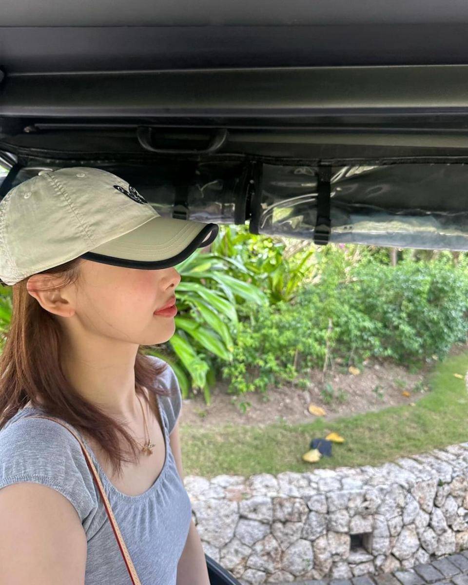 Nayeon di Bali (instagram.com/nayeonyny)