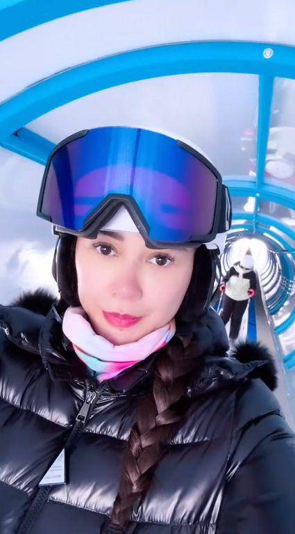 potret Aura Kasih main ski di Hokkaido, Jepang (instagram.com/aurakasih)